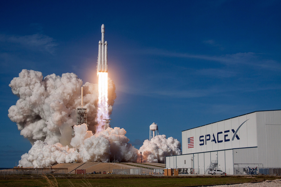 SpaceX luncurkan roket terkuat di dunia